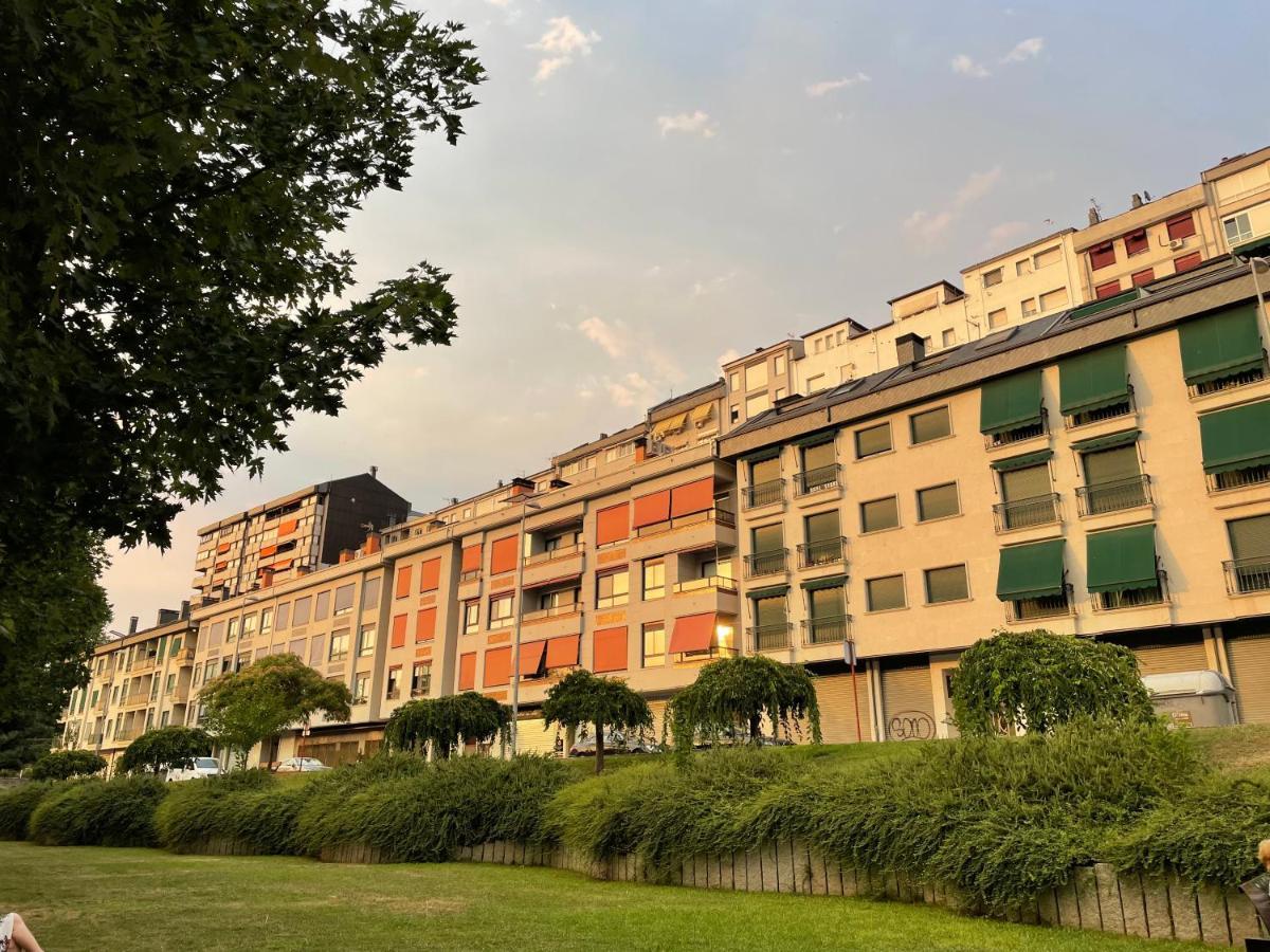 Estudio Centrico 1 Con Terraza Y Parking Privado Ourense Ngoại thất bức ảnh